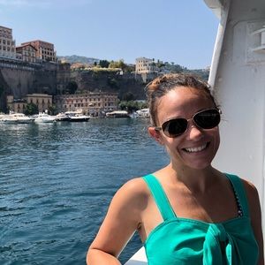 Meet your Posher, Angie